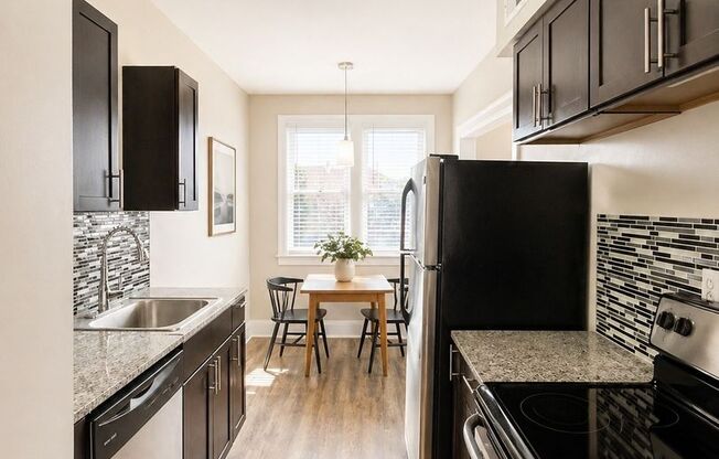 2 beds, 1 bath, 830 sqft, $1,495, Unit A9