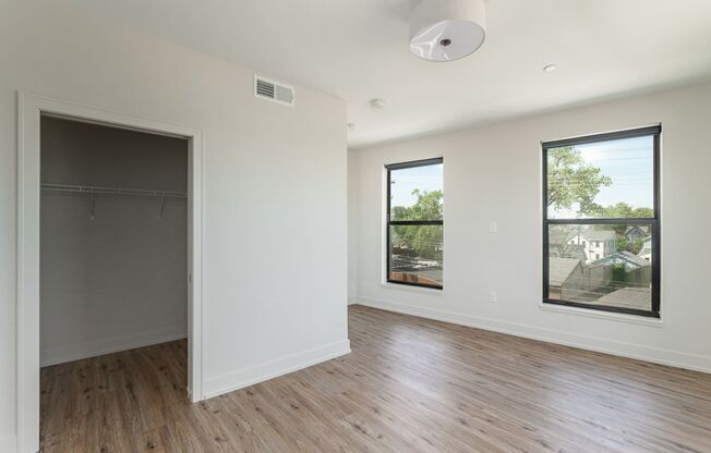 2 beds, 2 baths, $1,750, Unit 1050 N 4th St. Apt. 301