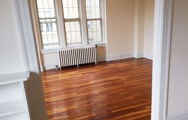 2 beds, 2 baths, 775 sqft, $1,875, Unit 410