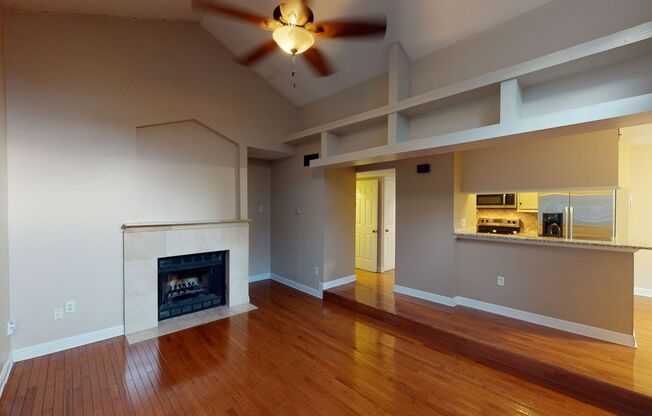 Wonderful Uptown renovated top floor condo!