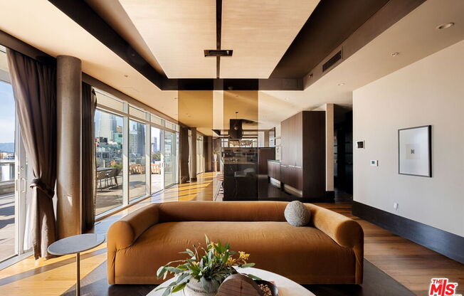 3 beds, 4 baths, 3,670 sqft, $15,000, Unit 2204