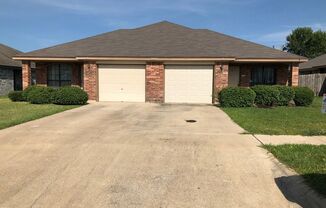 3 beds, 2 baths, $1,225, Unit 3607 Dustin Ct Unit B