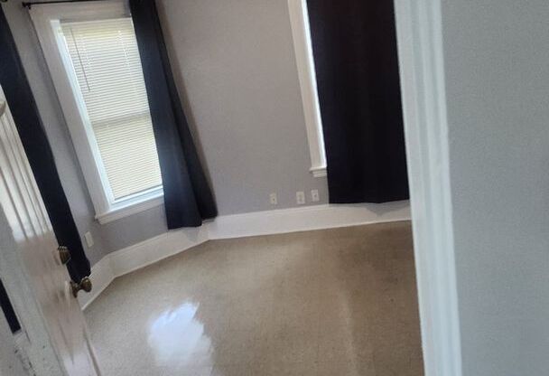 Clean, newly renovated rooming house rooms available for rent (Light St, Lynn)