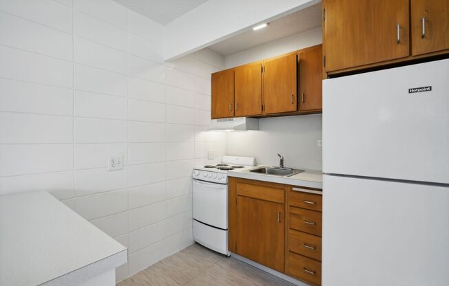 1 bed, 1 bath, 425 sqft, $1,250, Unit 607