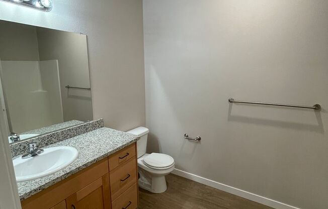 2 beds, 2 baths, $1,450, Unit 202