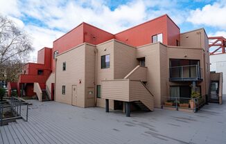 1010 Northwest Naito Parkway Unit M17 Portland, OR 97209