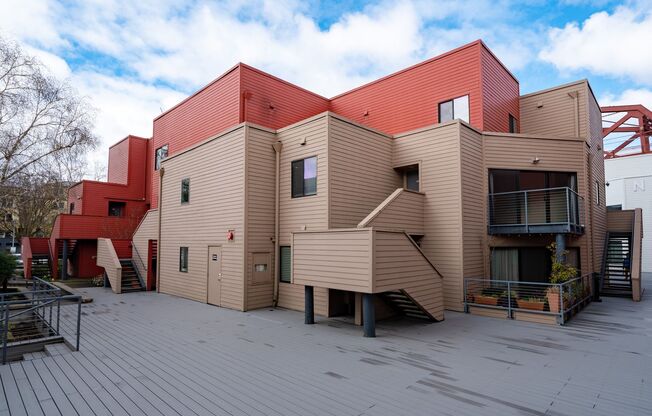 1010 Northwest Naito Parkway Unit M17 Portland, OR 97209