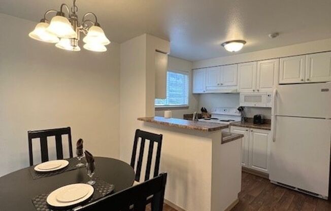 2 beds, 2 baths, 1,030 sqft, $1,735, Unit 811