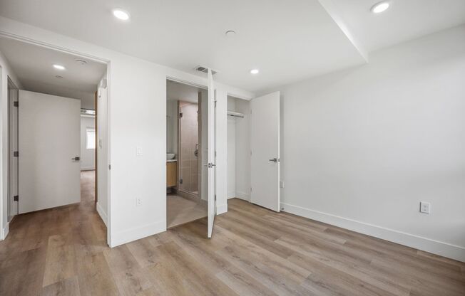 3 beds, 3 baths, 938 sqft, $3,034.29, Unit 607