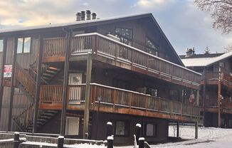 Two Bedroom East Anchorage Condo with Washer/Dryer Unit!