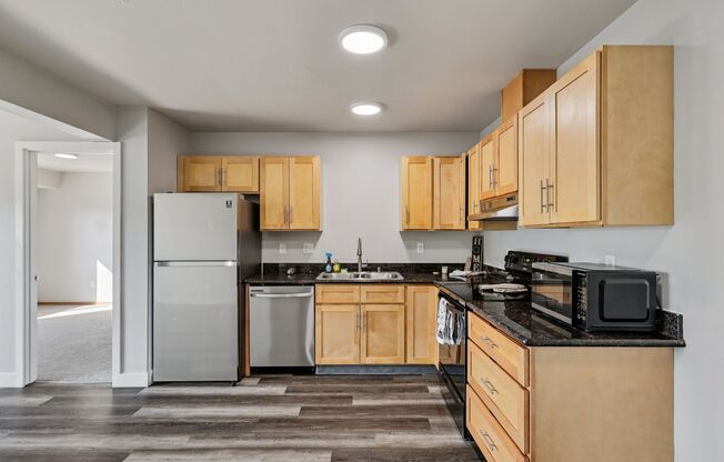 2 beds, 2 baths, 951 sqft, $1,795, Unit 901-2F