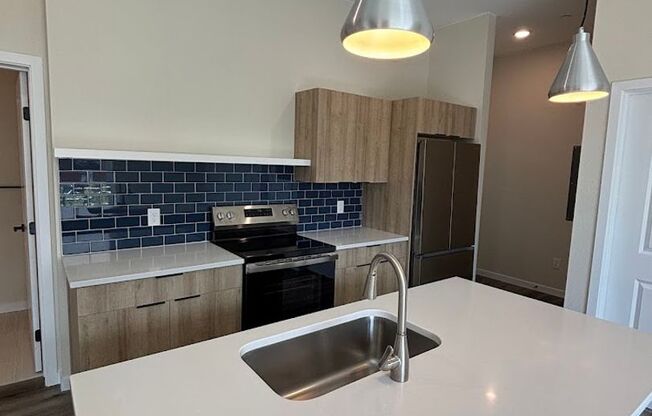 2 beds, 2 baths, 720 sqft, $1,849, Unit 820 #305