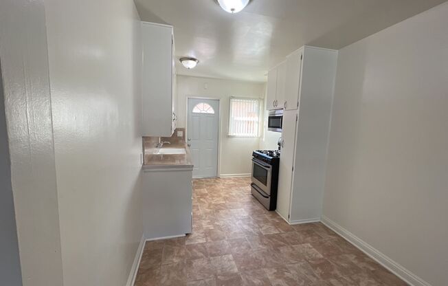 1 bed, 1 bath, 700 sqft, $2,095, Unit 35402