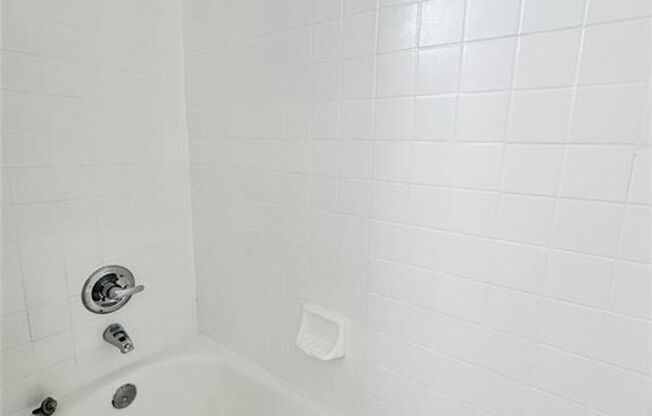 1 bed, 1 bath, $1,195, Unit Unit 424