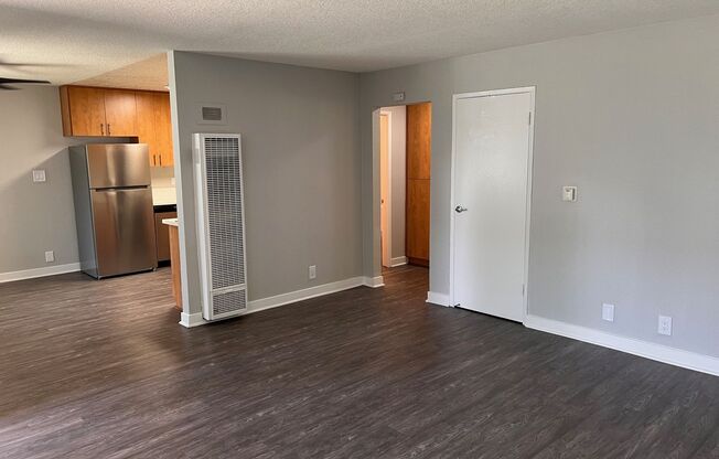 2 beds, 1 bath, 950 sqft, $3,215, Unit 1742-6