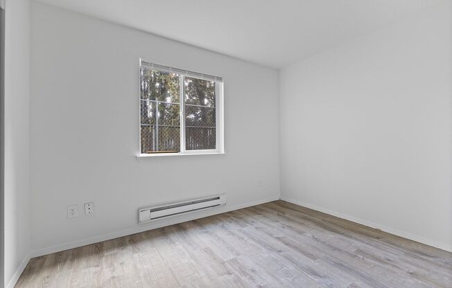 2 beds, 1 bath, 700 sqft, $1,200, Unit 221