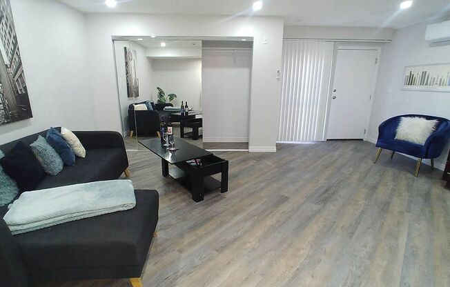 Studio, 1 bath, 471 sqft, $1,895, Unit 100