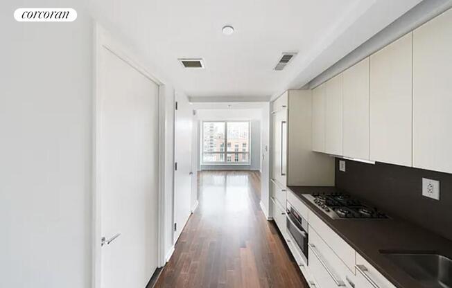 Studio, 1 bath, 450 sqft, $3,700, Unit 16G