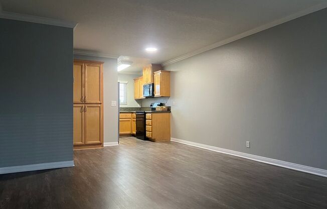 2 beds, 1 bath, 850 sqft, $2,415, Unit 801I