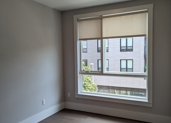 3 beds, 1 bath, 1,070 sqft, $3,700, Unit 202