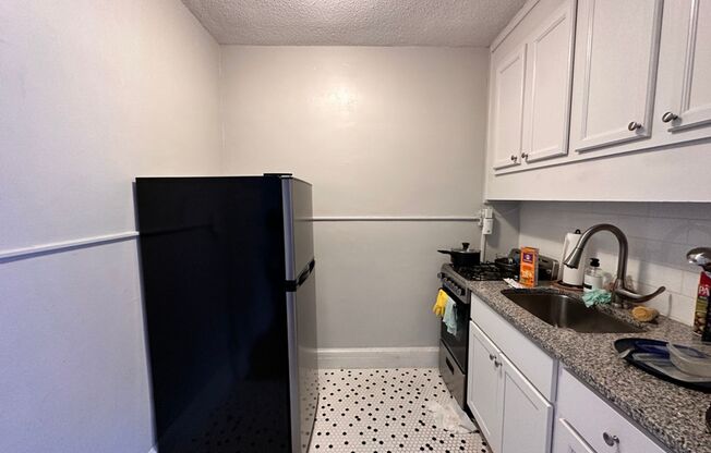 Studio, 1 bath, 300 sqft, $1,450, Unit Unit 405