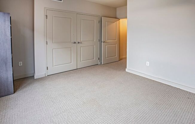 2 beds, 2 baths, $2,500, Unit River Tower Christina Landing Condominium