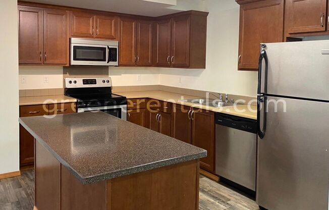 2 beds, 2 baths, 1,050 sqft, $1,725, Unit 1421-104
