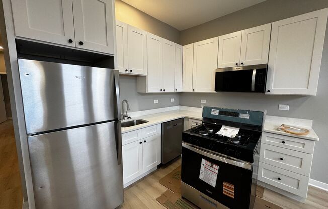 2 beds, 1 bath, $1,950, Unit 4007 #E