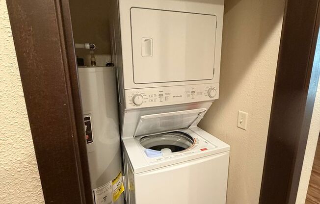 1 bed, 1 bath, 825 sqft, $1,435, Unit 2-205