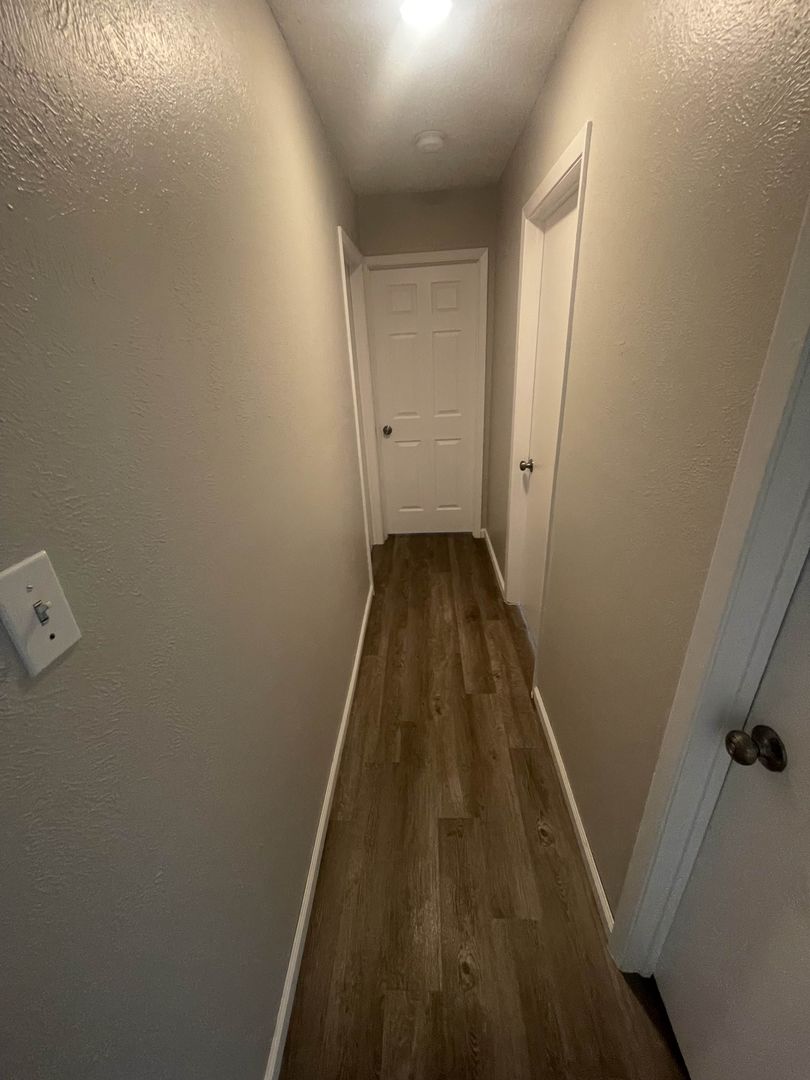 Spacious 5-Bedroom Home in a Great Neighborhood!