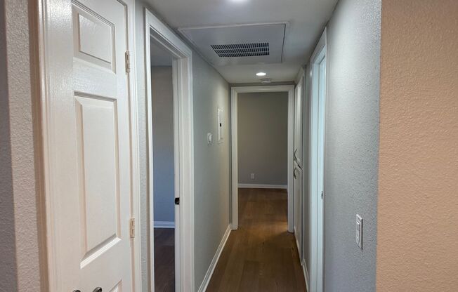 2 beds, 2 baths, 850 sqft, $2,985, Unit 841-11