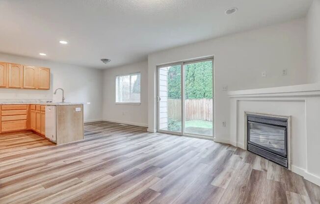 1411 1499 SE ROBERTS DR