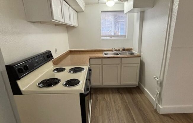 2 beds, 1 bath, $1,000, Unit PM-260-3 Unit 3