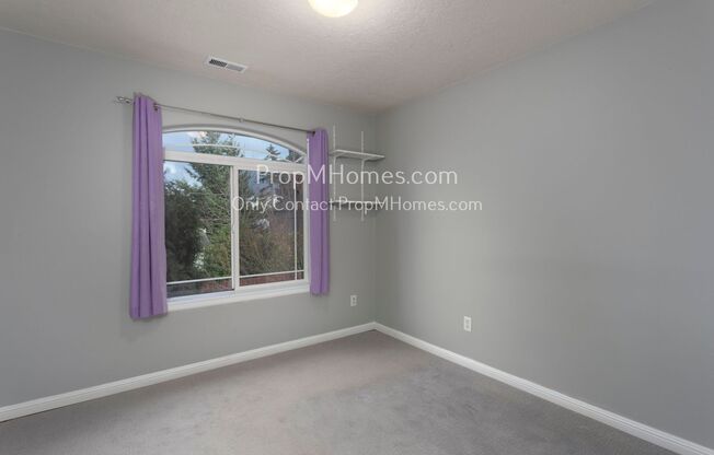 Spacious Three Bedroom Home: Perfect for Family Living!