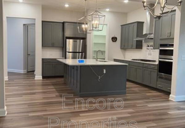 1004 BRAVURA DR