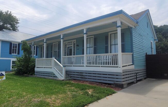 Built in 1871, Single family 3 Bedroom, 5 blocks from Seawall