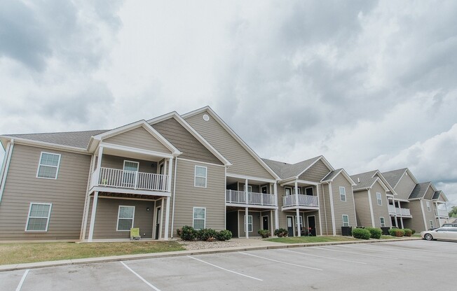 3 beds, 2 baths, 1,110 sqft, $935, Unit A15