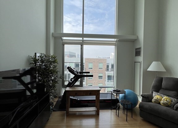 1 bed, 1.5 baths, 921 sqft, $4,200, Unit 511