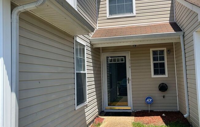 Updated 3 BEDROOM, 2.5 BATHROOM, TOWN HOME ON CUL-DE-SAC