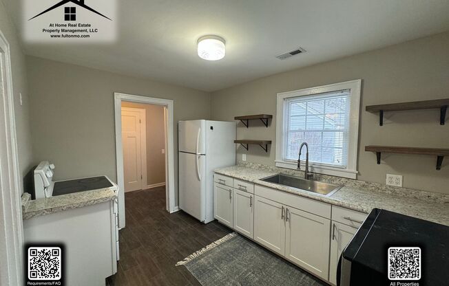 2 beds, 1 bath, $1,100