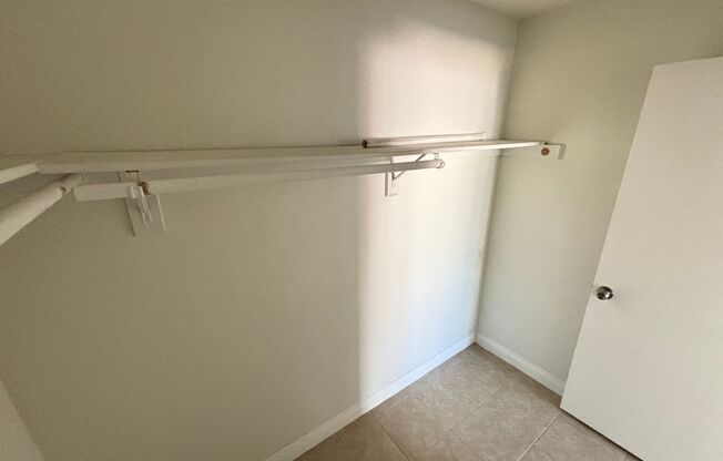 2 beds, 2 baths, $1,295, Unit UNIT 1129