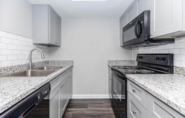 1 bed, 1 bath, 702 sqft, $805