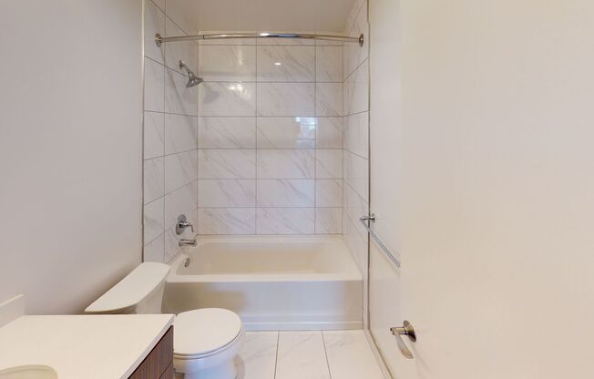 Studio, 1 bath, 623 sqft, $1,895.83, Unit L02