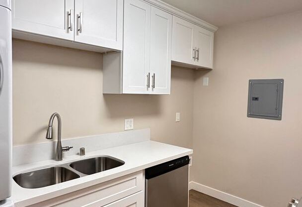 2 beds, 1 bath, $2,750, Unit Unit B