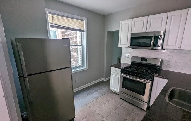 Bright & Spacious 3-Bedroom Home in the Heart of Port Richmond — Accepting ALL PHA voucher holders