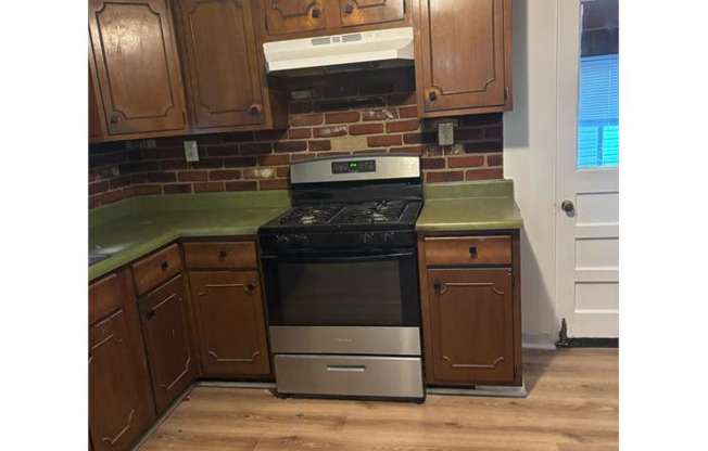 7121 MANETTE DR