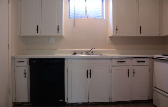 2 beds, 1 bath, 700 sqft, $880, Unit 9022