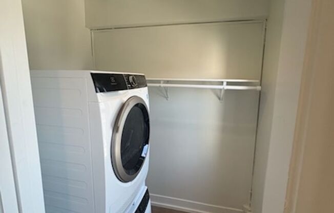 1 bed, 1 bath, 714 sqft, $2,854, Unit 1401
