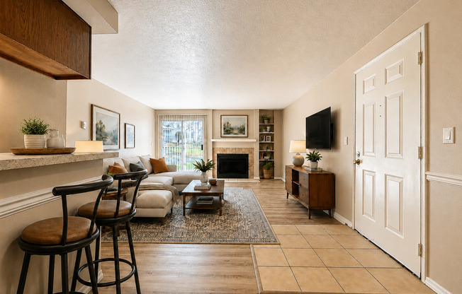 2 beds, 2 baths, 915 sqft, $1,600, Unit 822