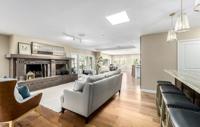 Rates Vary: $10,995 - $19,495